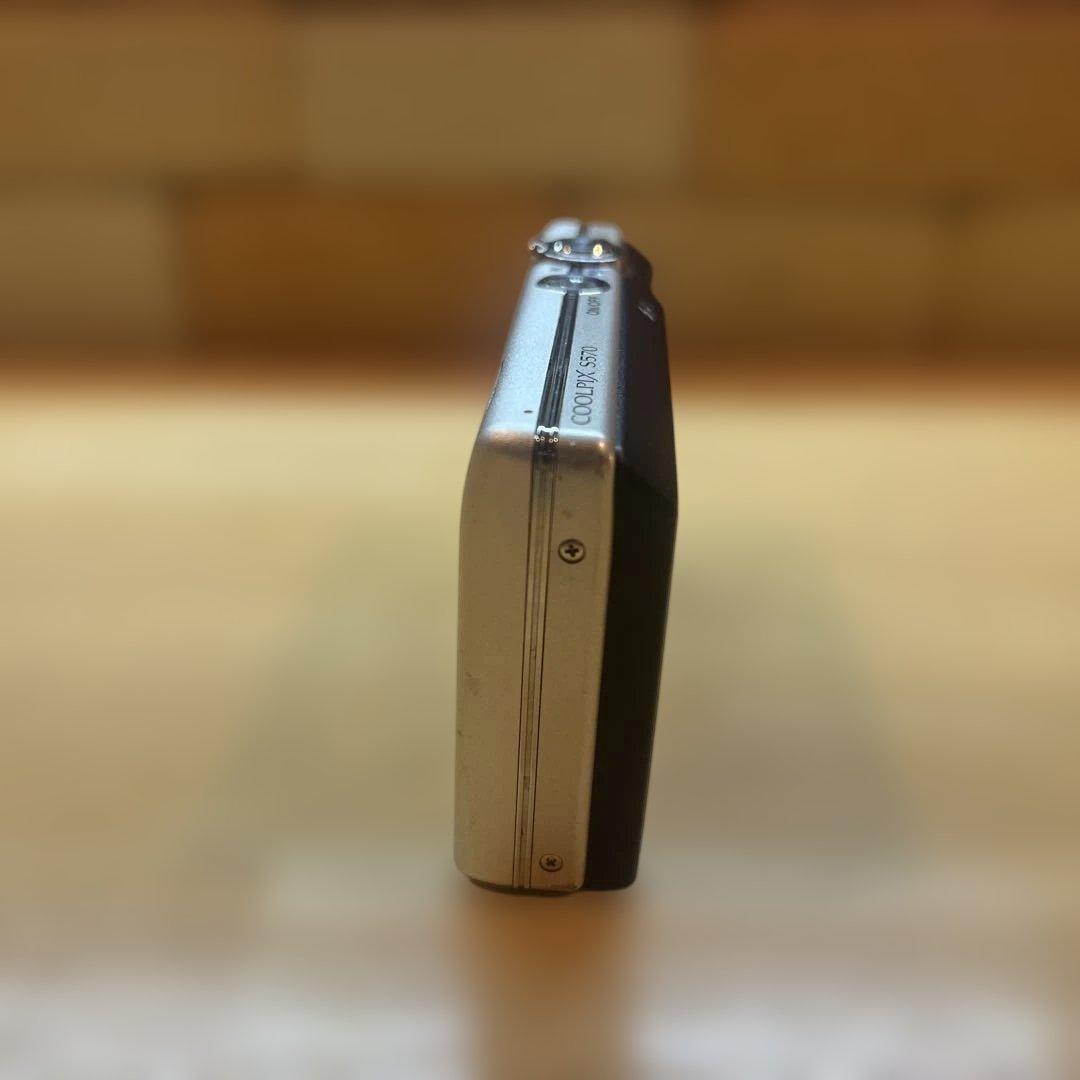 Nikon ニコン　COOLPIX S570 デジタルカメラ
