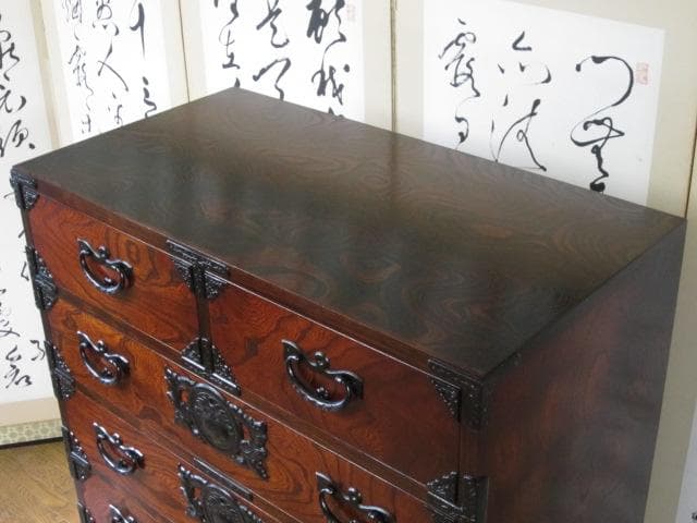 美品 伝統工芸 欅材 拭き漆塗 555亀ケ森7号 7段 民芸 岩谷堂箪笥 鍵付き
