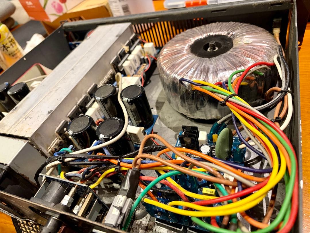 BEHRINGER EP4000 パワーアンプ 動作確認済み写真　メンテ清掃済み