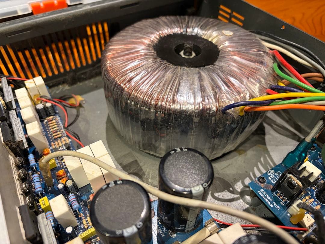 BEHRINGER EP4000 パワーアンプ 動作確認済み写真　メンテ清掃済み