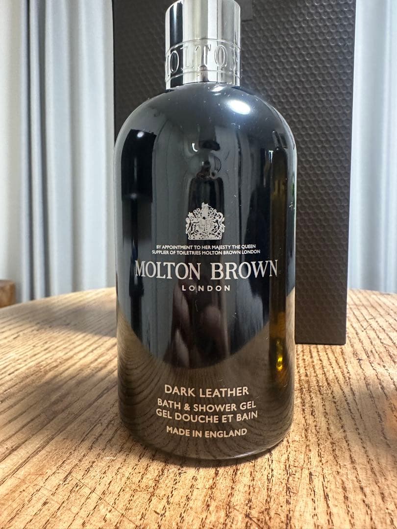 Xmasプレゼントに！MOLTON BROWN ダークレザー & スマジンセンス