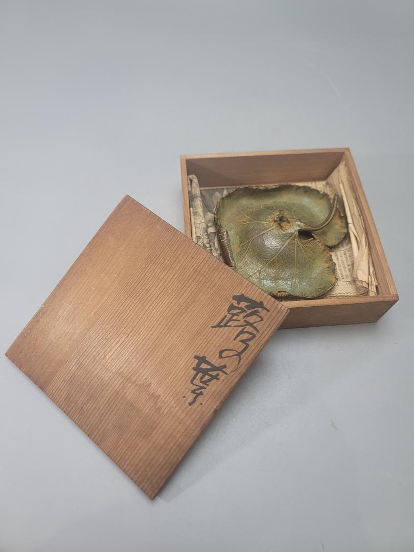 青銅 露の葉 置物 筆架 紙鎮 共箱 DT638