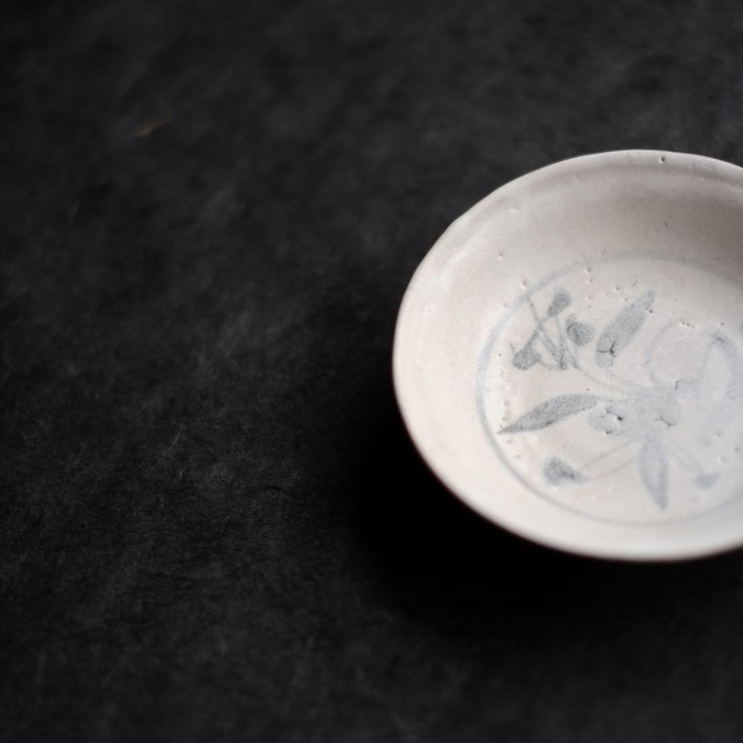 貴重　古染付鳥花文青花小皿　(明朝中期)