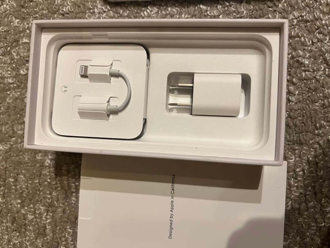 スマートフォン本体 iPhone8 silver 64G