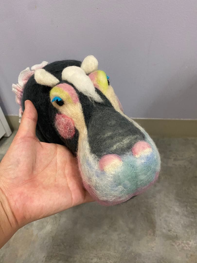 とても大きい　ハンドメイド 羊毛フェルト カバぬいぐるみ フリル付き