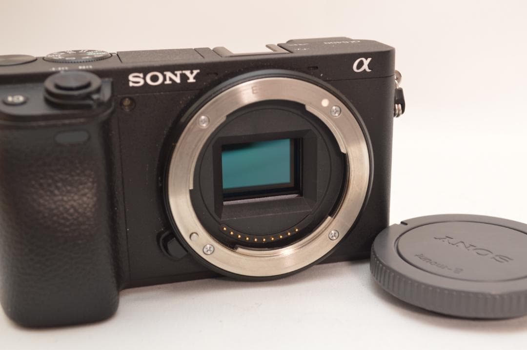 ✨美品✨ SONY α6400 ミラーレス一眼 カメラ