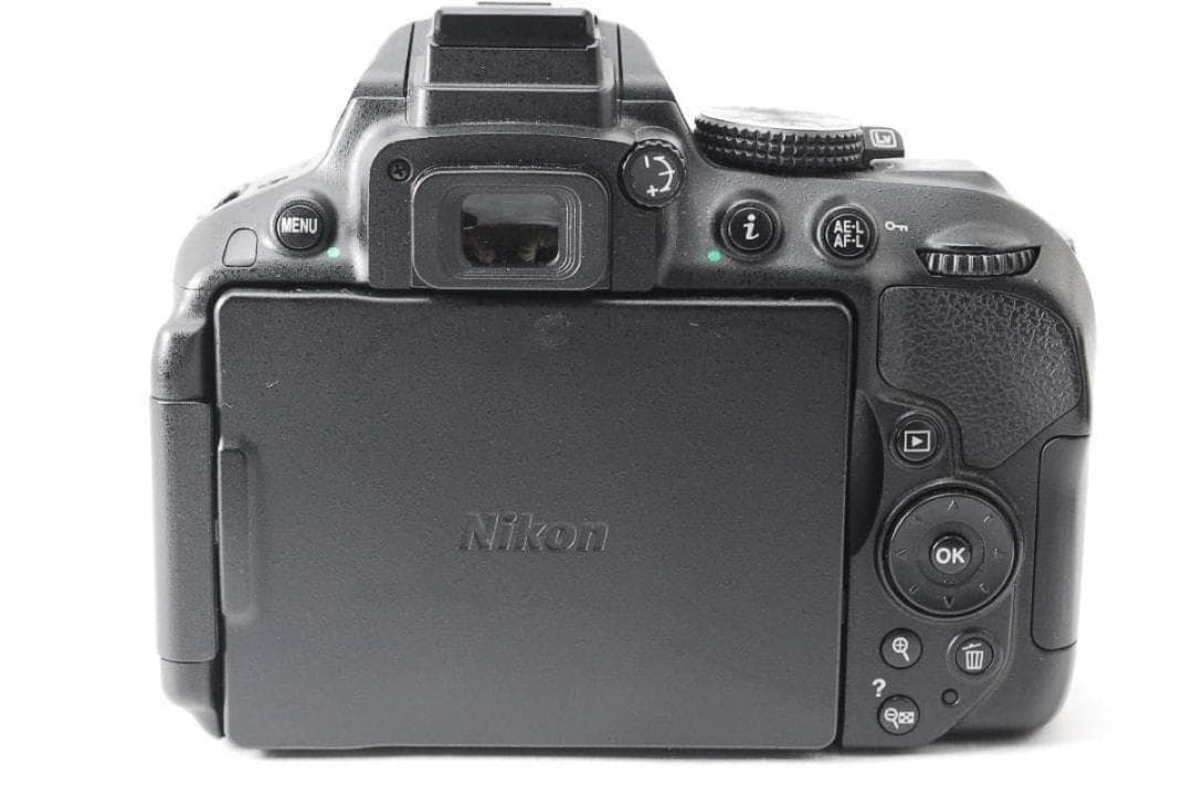 美品 Nikon D5300 ダブルレンズ　Wi-Fi搭載 ショット数極少