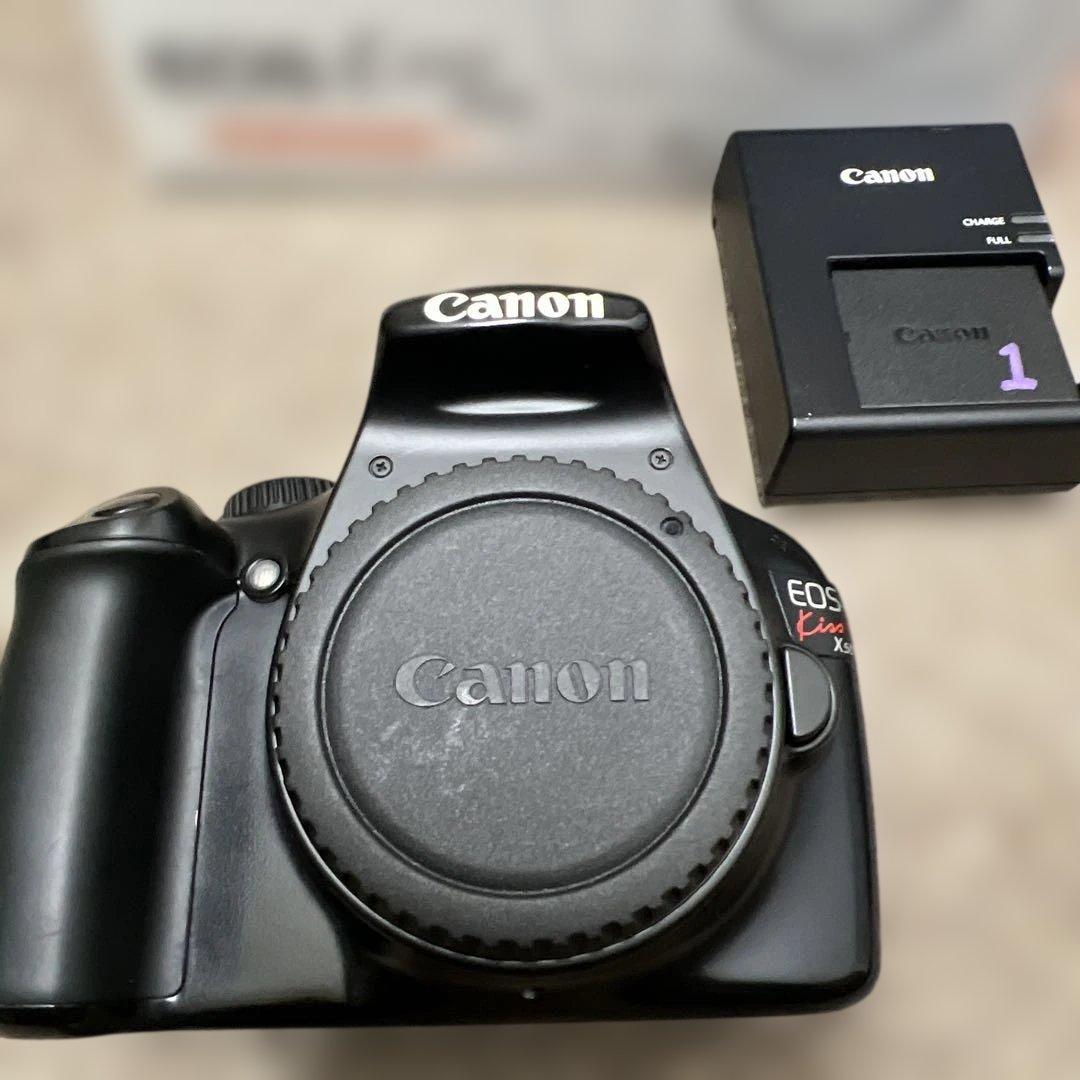 Canon EOS Kiss X50 デジタル一眼レフカメラ 本体
