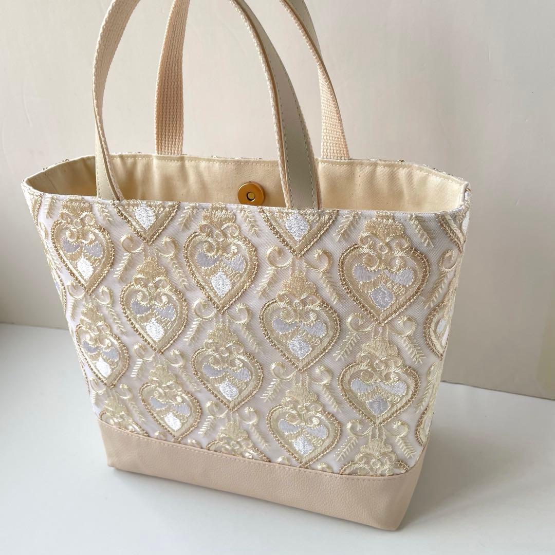 インド刺繍ハートチュール生地と合皮　アイボリー　新Mサイズトートバッグ