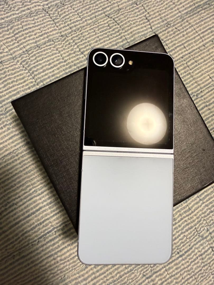 [再掲載]Galaxy Z Flip6 256GB ブルーSIMフリー