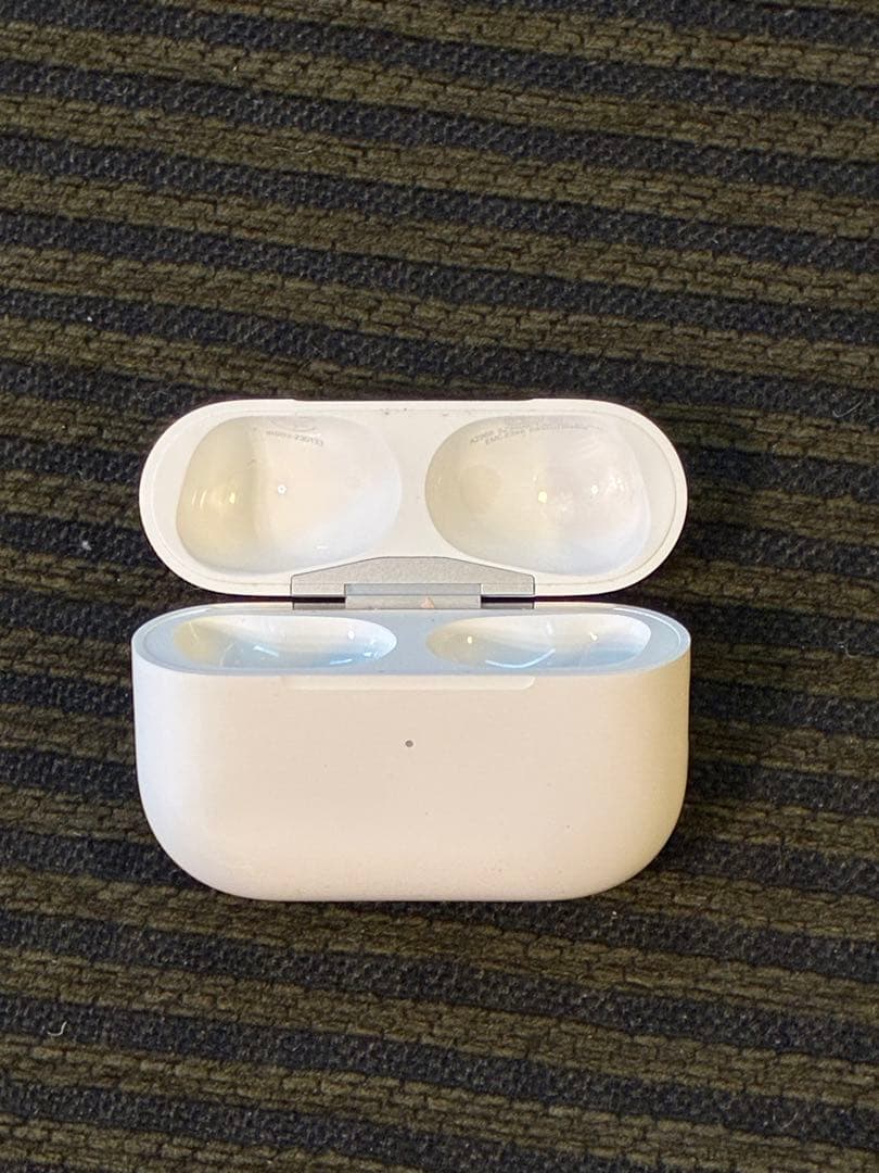 AirPods Pro 第二世代　充電ケース、左耳、イヤーキャップ