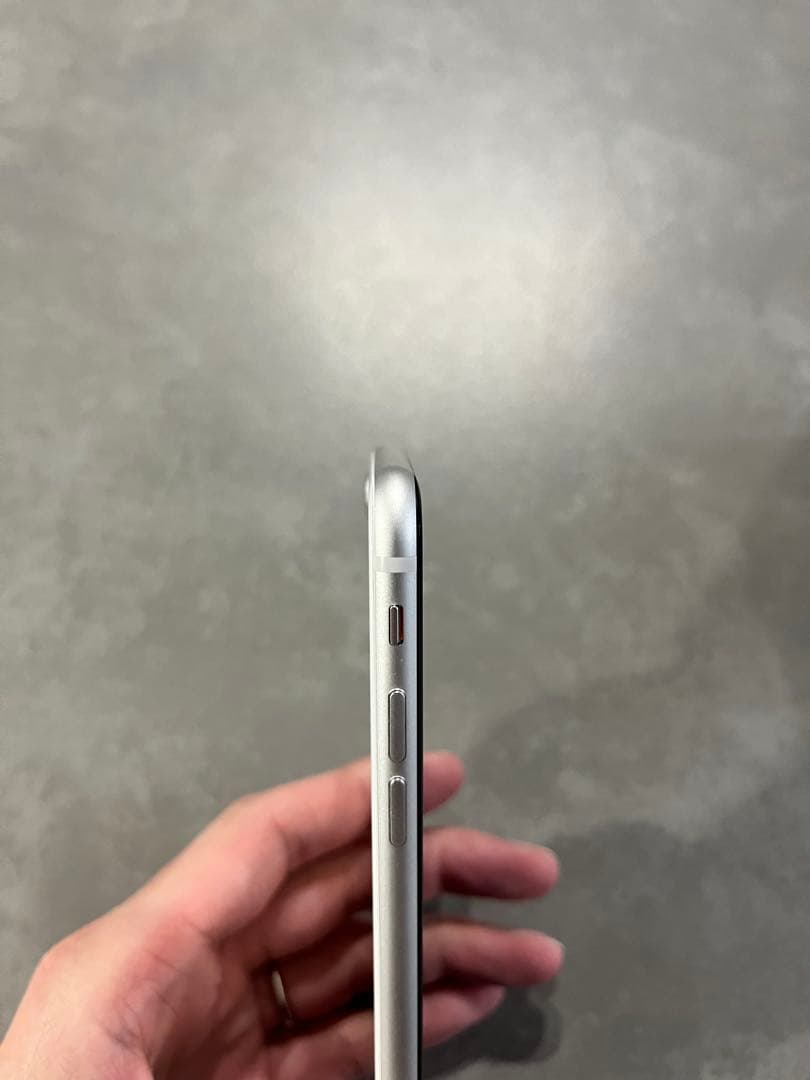iPhone SE 第2世代 (SE2) ホワイト 128 GB SIMフリー