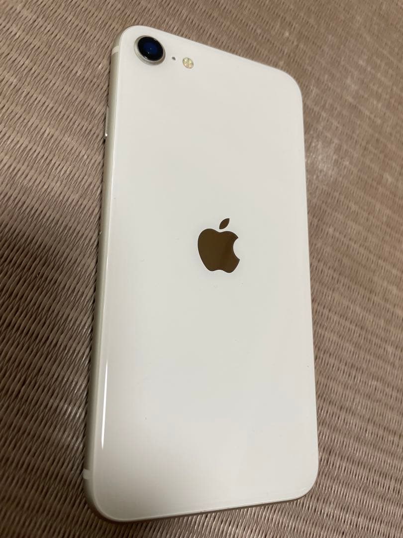 iPhone SE 第3世代　64GB