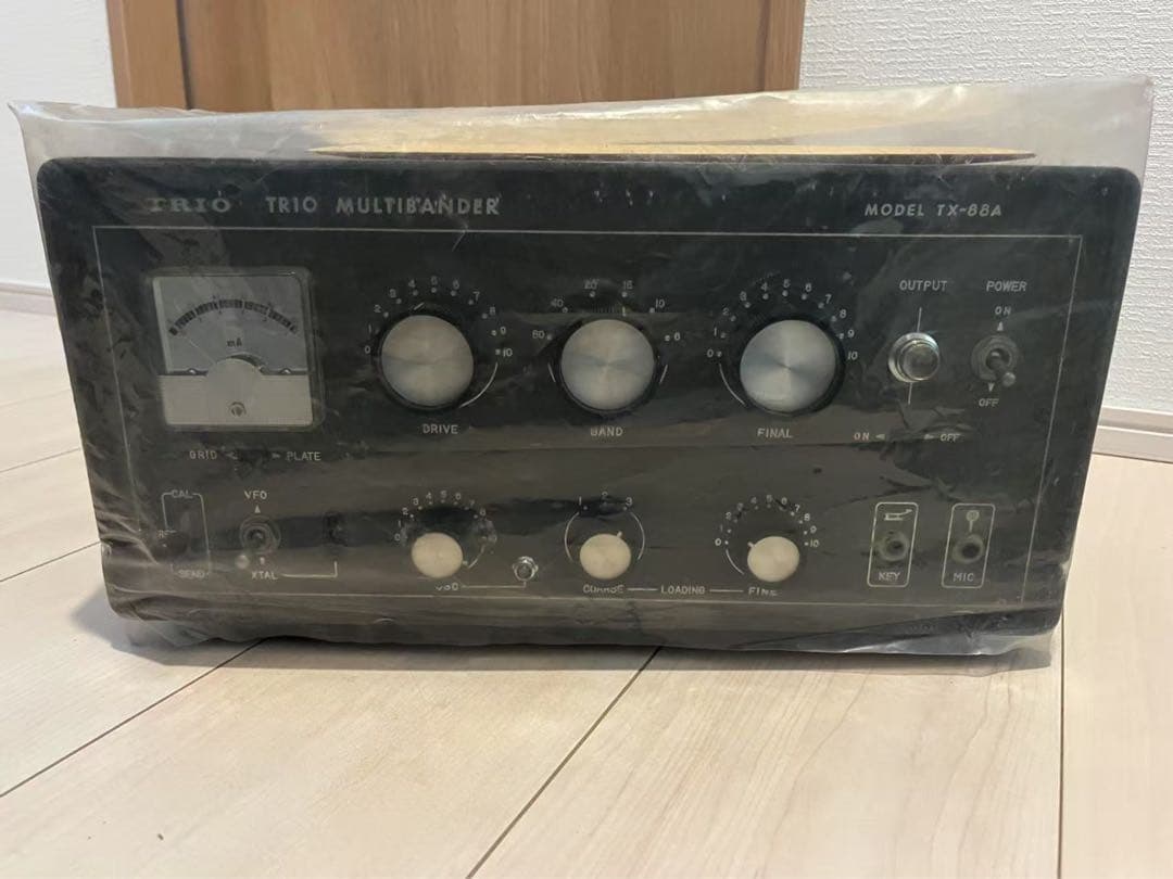 しん真空管無線機 TX-88A TRIO