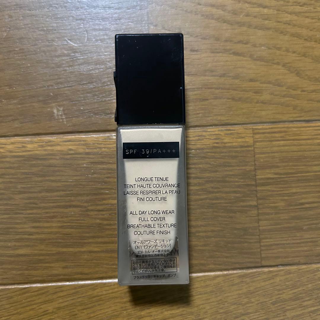 YSL イヴサンローラン オールアワーズ リキッド ファンデーション LN1