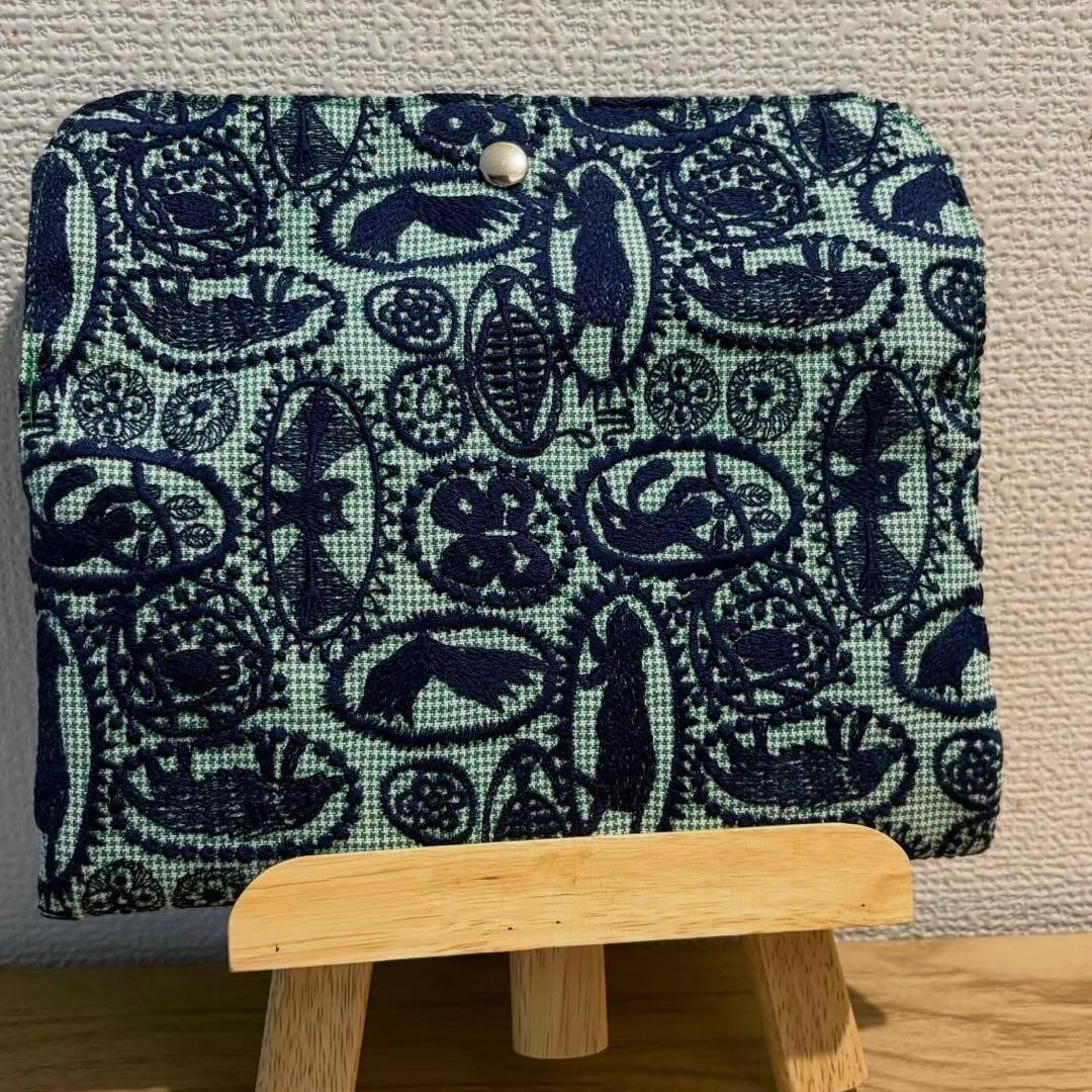 ハンドメイド　ミナペルホネン　（ジャングルレリーフ）マルチケース　長財布