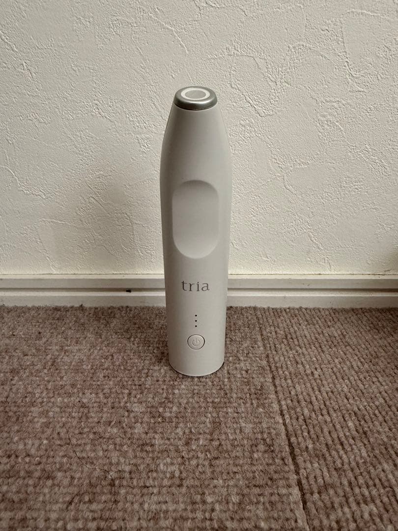 トリア 脱毛レーザー器 ホワイト 充電器付き