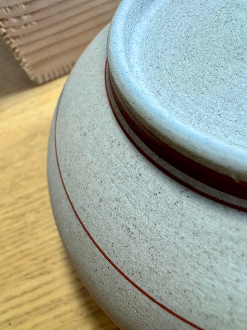 679九谷焼　九谷右園　金彩赤絵　茶碗　茶盌　共箱　栞