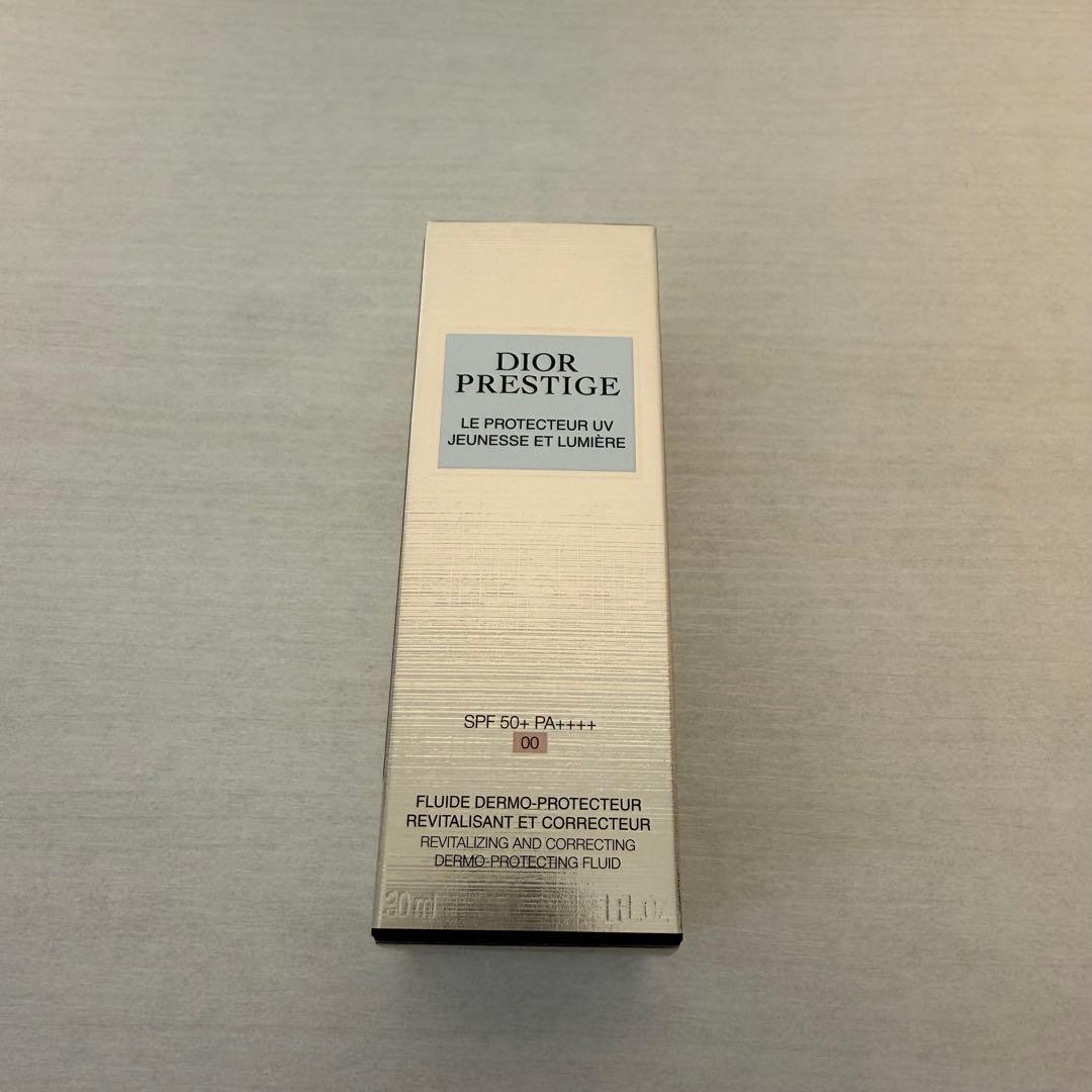 Diorプレステージ ホワイトルプロテクターUVルミエール　BB 00 30ml