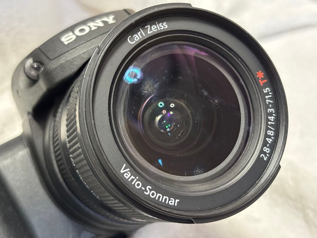 【動作品】SONY DSC-R1 Carl Zeissレンズ難あり