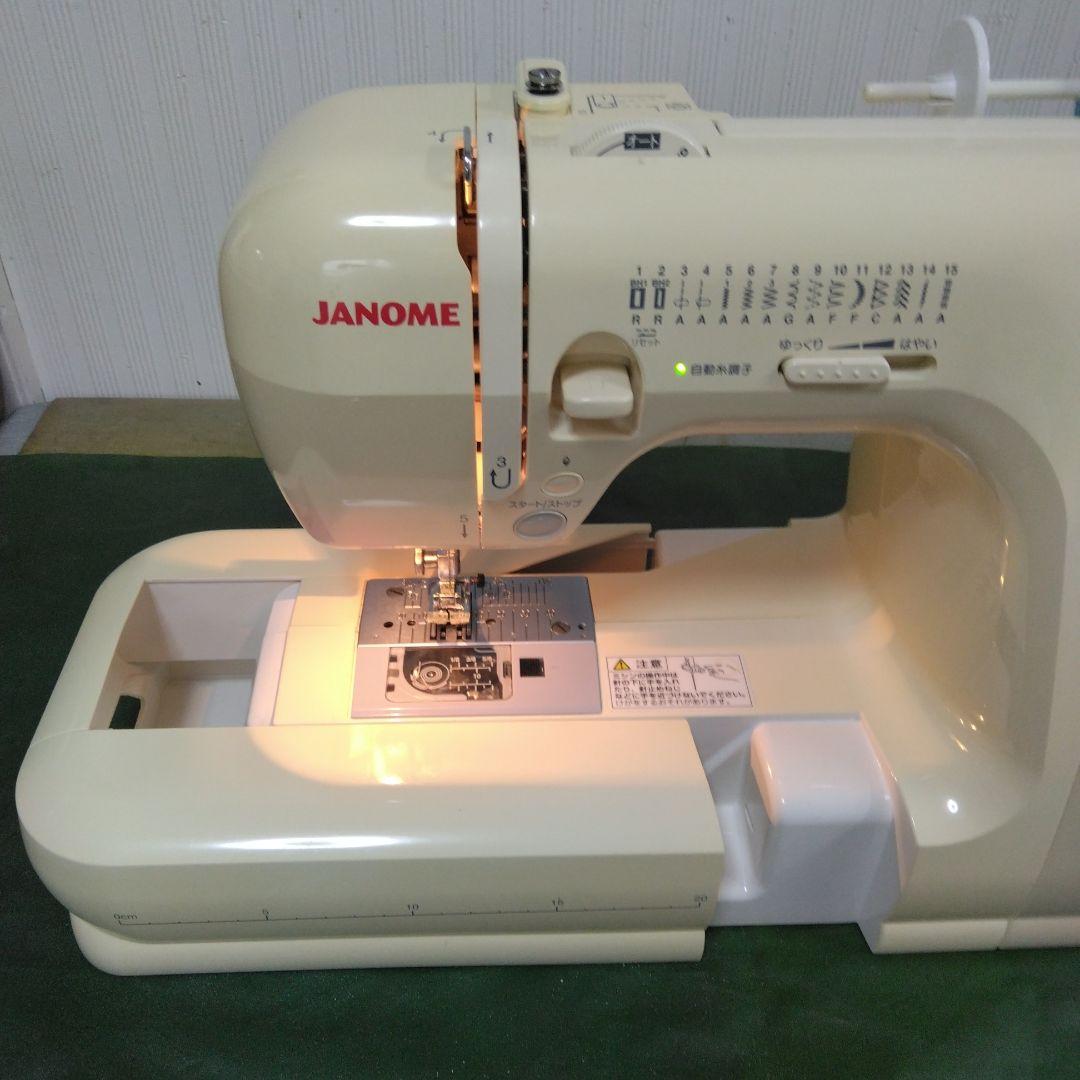 ジャノメミシンJQ-780型。