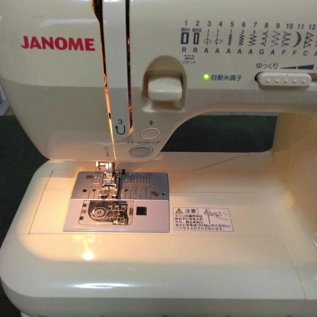 ジャノメミシンJQ-780型。