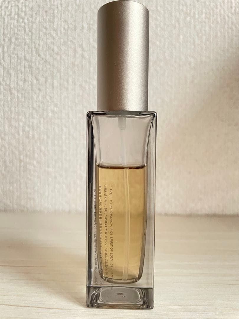 THREE エッセンシャルセンツ R 04 30ml