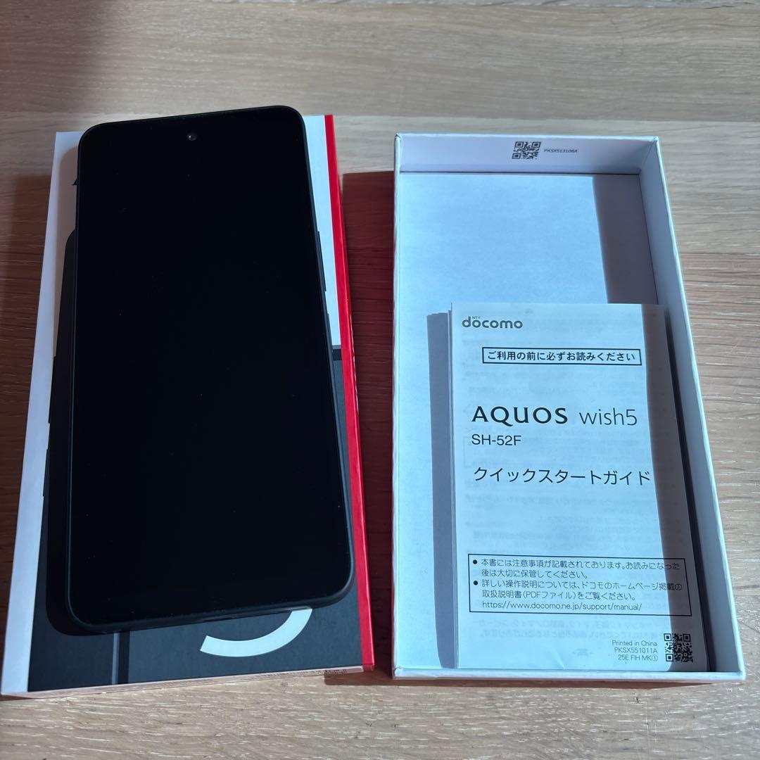 AQUOS wish5 docomoモデルSIMフリー　ブラック　ソフトカバー付