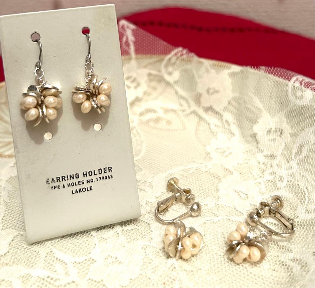 «909»◤完売◢ホワイトカラーピアス*ファルファーレ清楚な佇まい*天然シルバー
