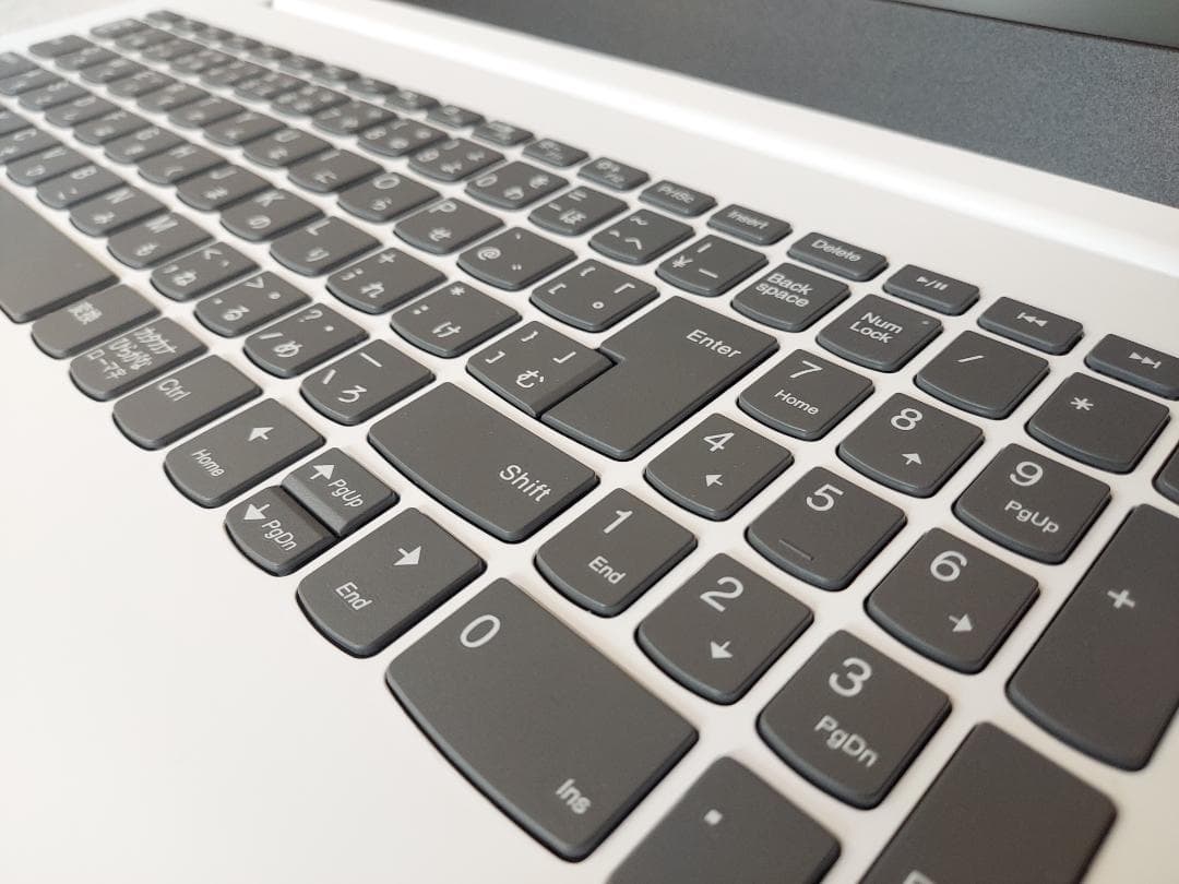 ♪新生活に♪純白ボディ Windows11 15.6インチ ノートPC