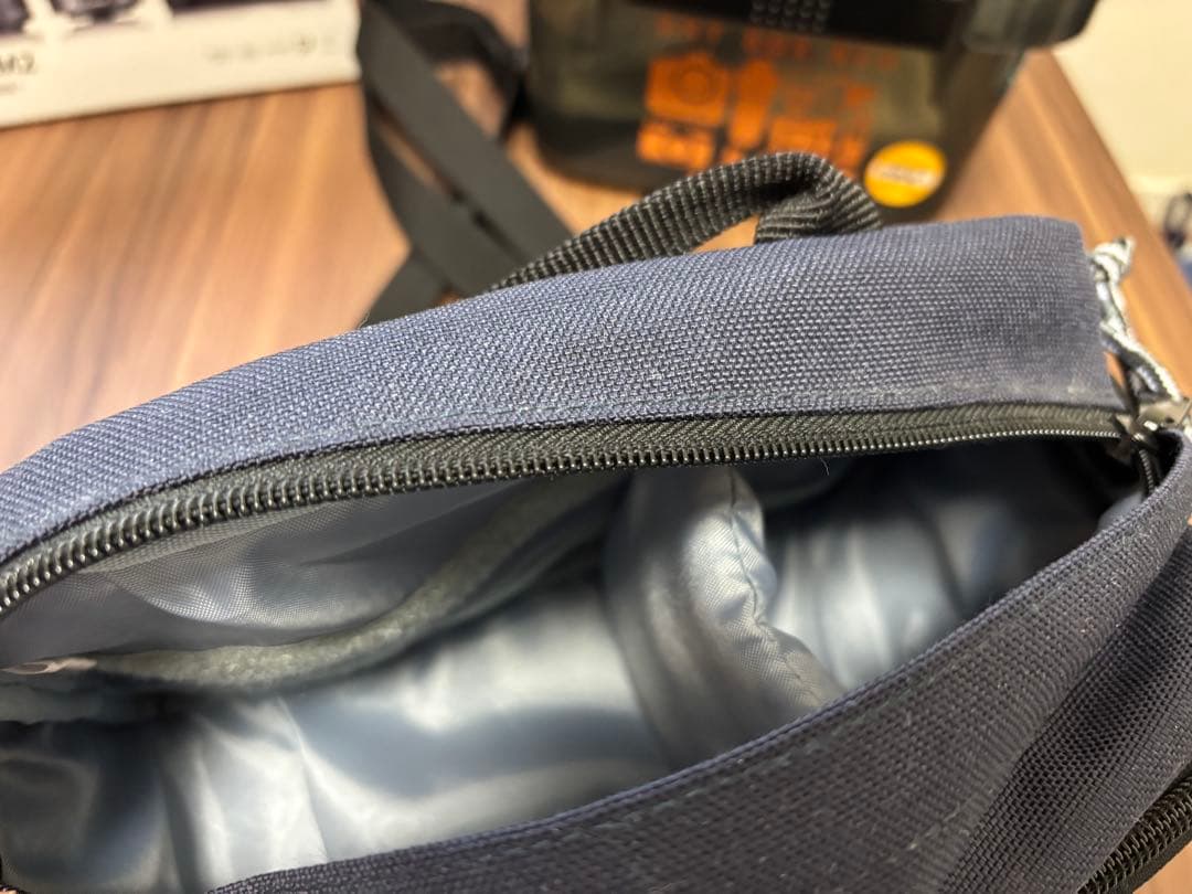 ミラーレス一眼カメラ EOS Kiss M2 ダブルズームキット ブラック
