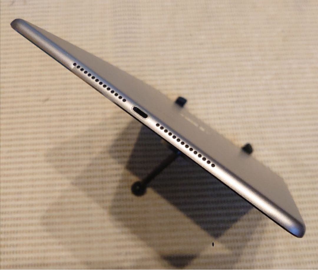 完動品iPad Air2(A1566)本体128GBグレイ送料込VG5W1