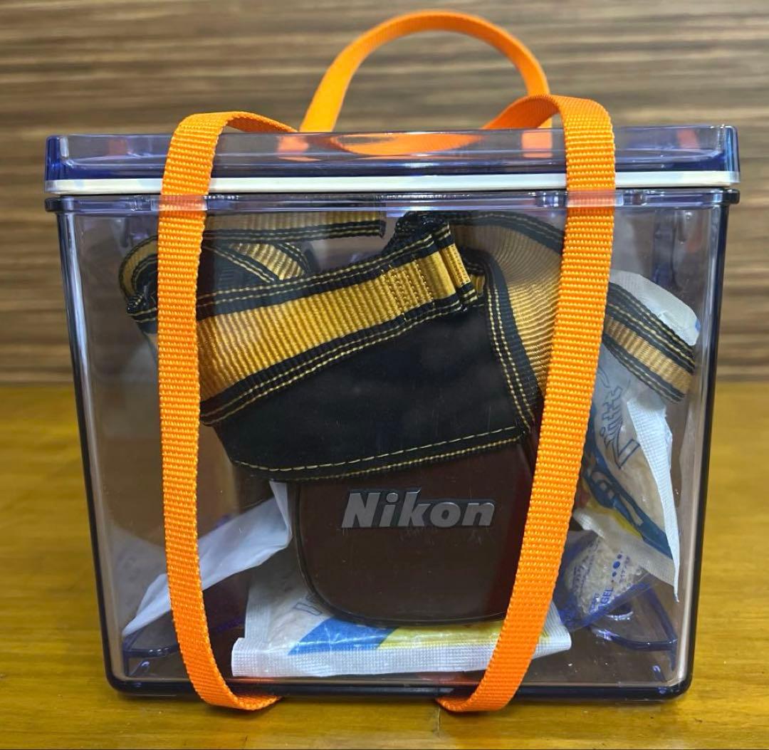 極上品　ニコン　FM2　一眼レフフィルムカメラ　レンズフィルターキャップケース付