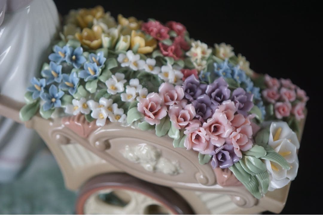 美品 Lladro リヤドロ 可愛いお花屋さん 6521 フィギュリン