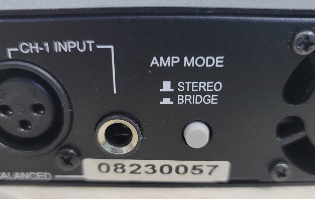 【良品】CLASSIC PRO ステレオ・パワーアンプ 1Uサイズ CP400
