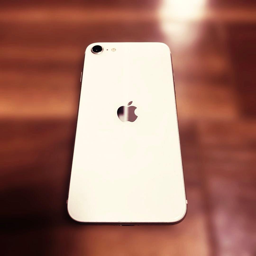 【美品】iPhoneSE 第3世代 128GB ホワイト SIMフリー