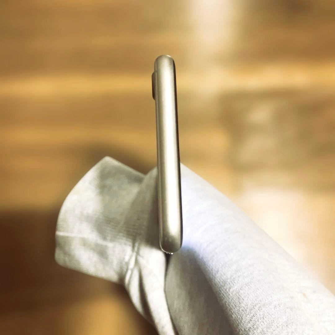 【美品】iPhoneSE 第3世代 128GB ホワイト SIMフリー