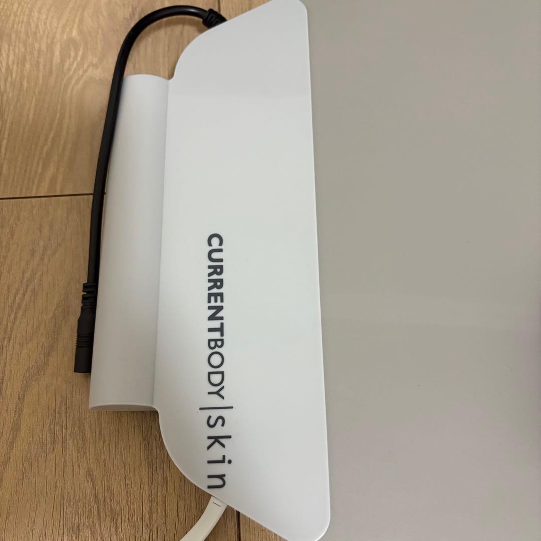 カレントボディ CURRENTBODY Dermalux Flex MD LED