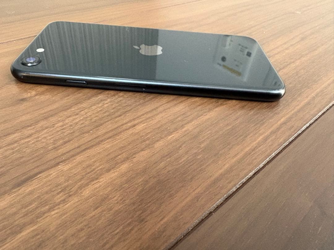 iPhone SE 第2世代 64GB本体