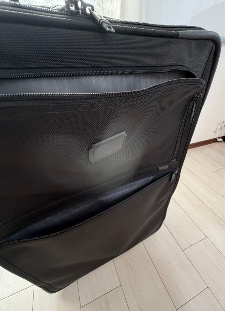 TUMI トゥミ 2輪 ガーメントバッグ 大型 スーツケース 黒