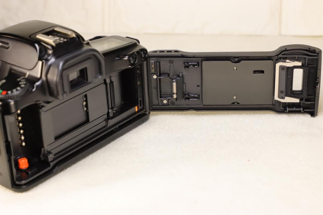 Canon　EOS-1000QD【少年時代に買ったフィルム一眼レフ】　動作確認済