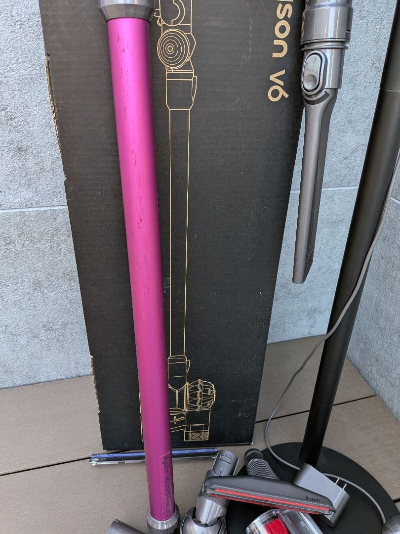 未使用多数 ダイソン 掃除機 Dyson V6 本体 スタンド セット