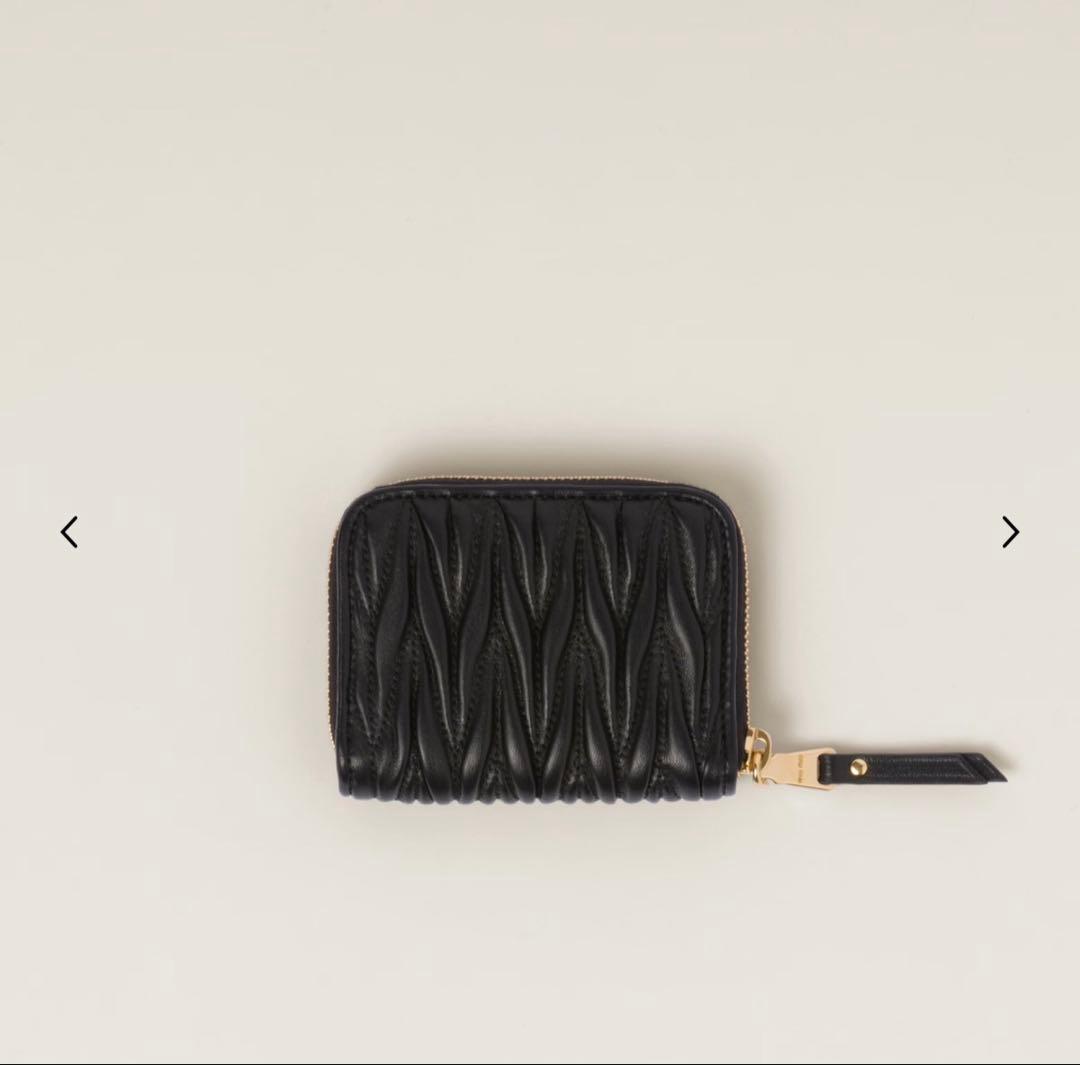 miumiu 財布