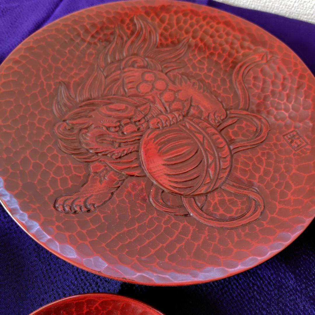 鎌倉彫？菓子器盛皿1枚と小皿５枚　 獅子と手毬図　光山　箸と菓子きり付き