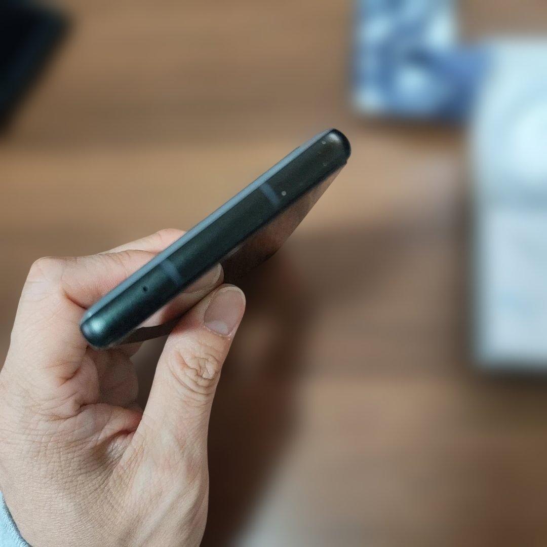 【SIMフリー】Google Pixel 6a 本体 ブラック　ケース付