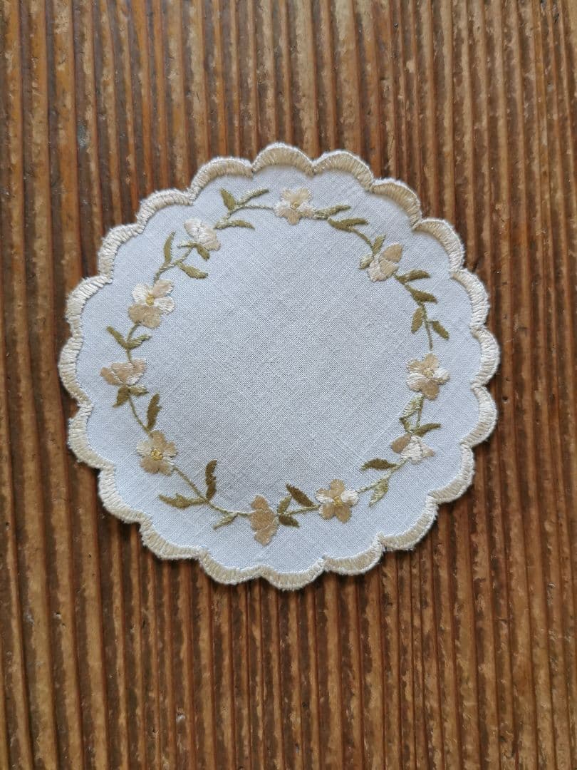 アンティーク ソサイエティシルク刺繍ドイリー 上質リネン アプリコットシャンパン