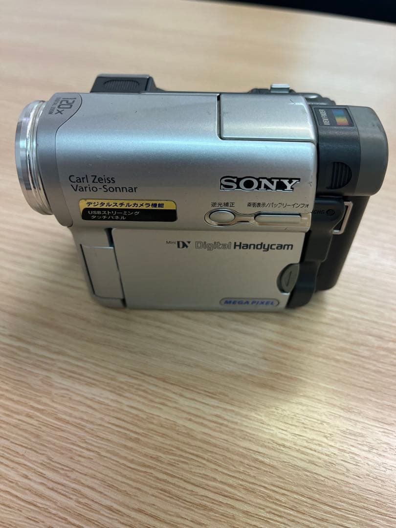 ビデオカメラ SONY Digital Handycam Mini DV DCR-TRV33K