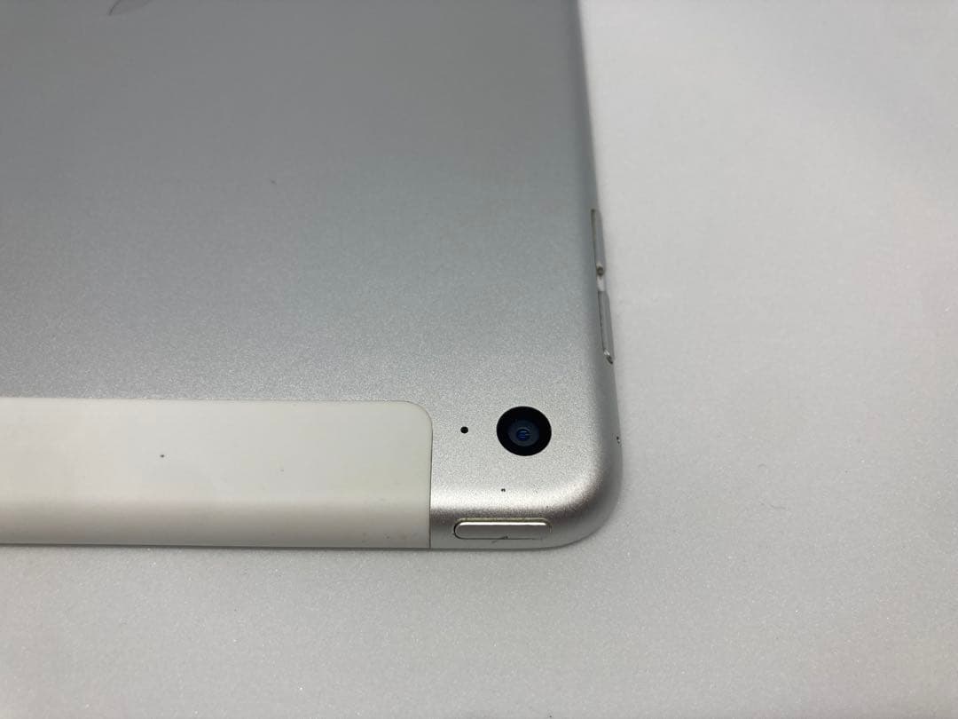 iPad mini4 64GB Cellular docomo 動作良好