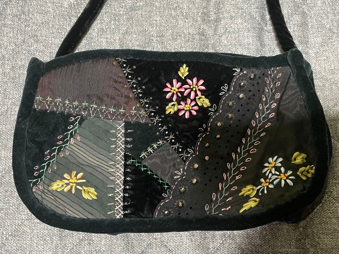 パッチワーク刺繍ショルダーバッグ