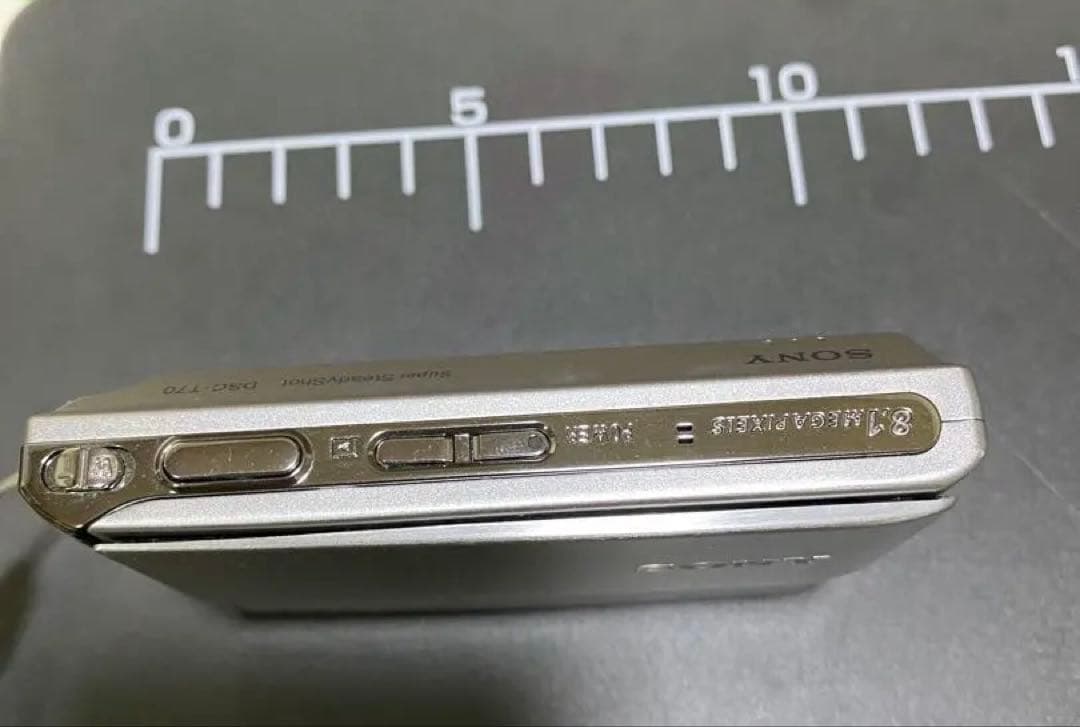 SONY Cyber-shot DSC-T70 本体とケース